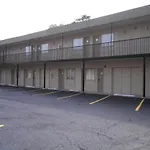 Canuck Inn And Suites