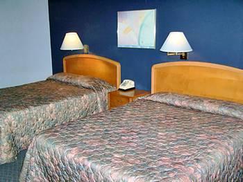 Hotel Canuck And 2*